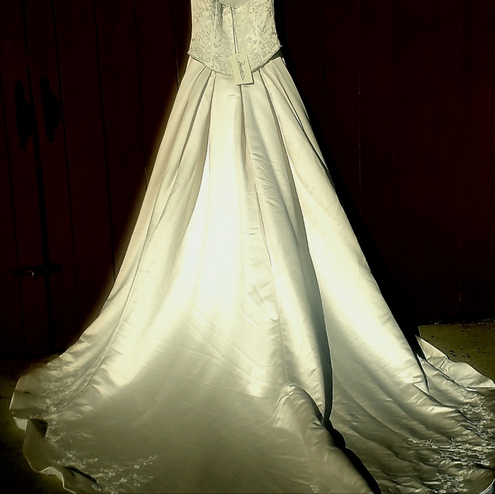 Wedding dress